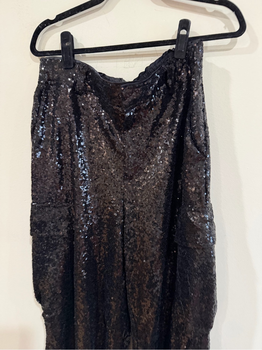 By Anthropologie Black Sequin Cargo Pants Size 10 - Picture 4 of 7